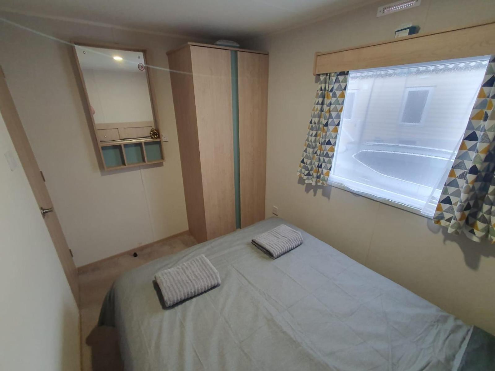 Escape City Caravan Lytchett Minster Exterior foto